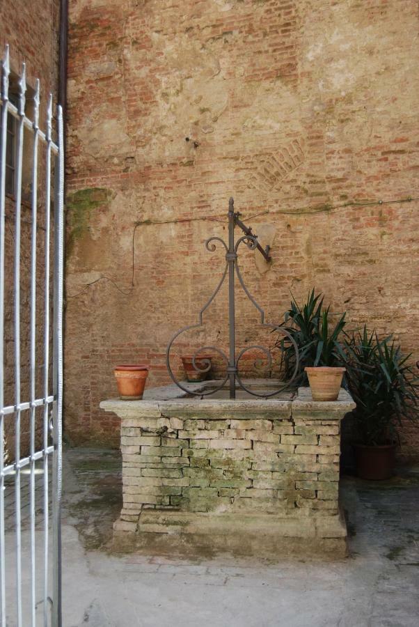 Antica Dimora Del Buongoverno Hotel Siena Eksteriør billede